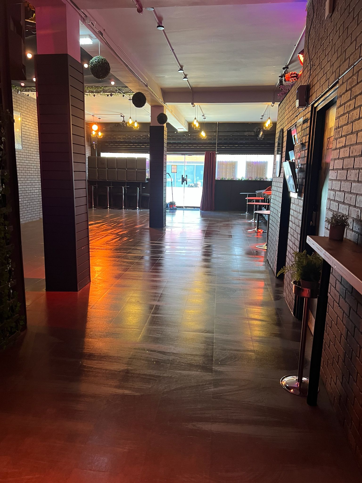 Bar and Nightclub Cleaning In Manchester